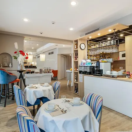 America Hotel 4*