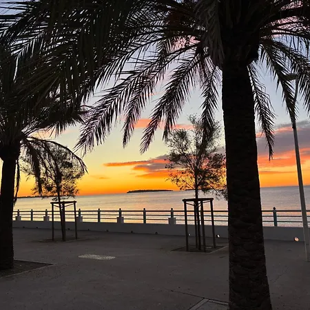 America 4* Cannes