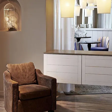 Hotell America 4*